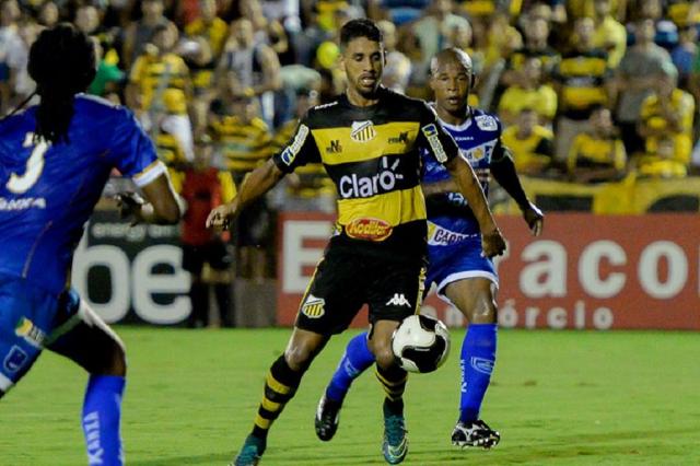 As características de Michel, candidato a reforço do Grêmio: Diferencial é a chegada na área