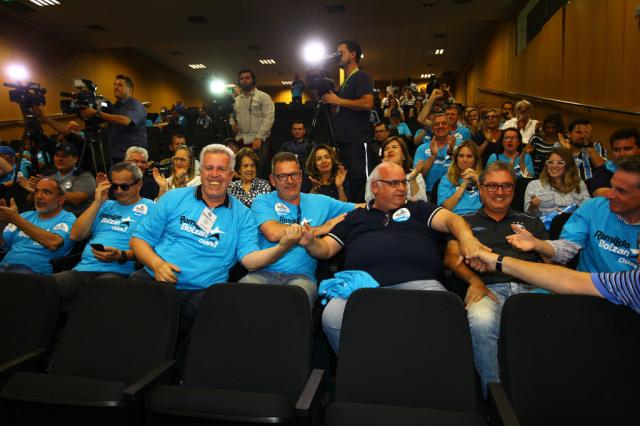 Romildo Bolzan é reeleito presidente do Grêmio pelos próximos três anos
