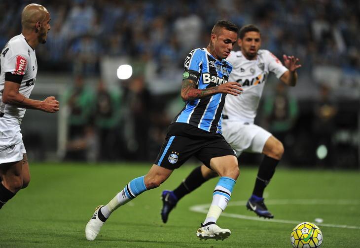 Luan manda recado para colorado que cornetou Grêmio: É um c...