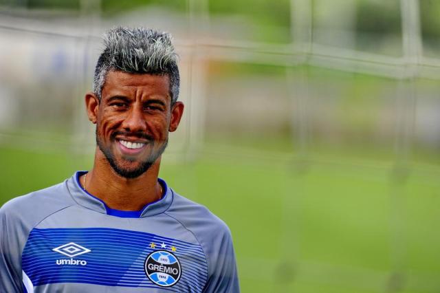 Edílson e Léo Moura juntos? Renato é enigmático: Este problema já está resolvido
