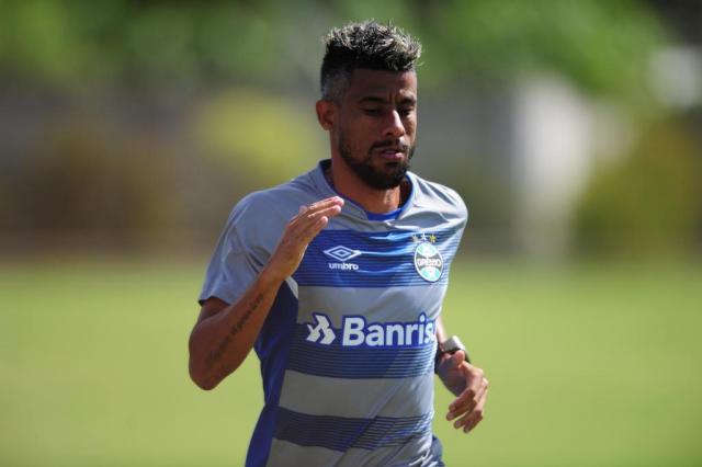 Não vejo o Luan numa fase ruim, defende Léo Moura