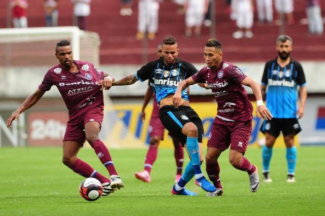 Para jogadores do Grêmio, início de temporada não é justificativa para desempenho contra o Caxias