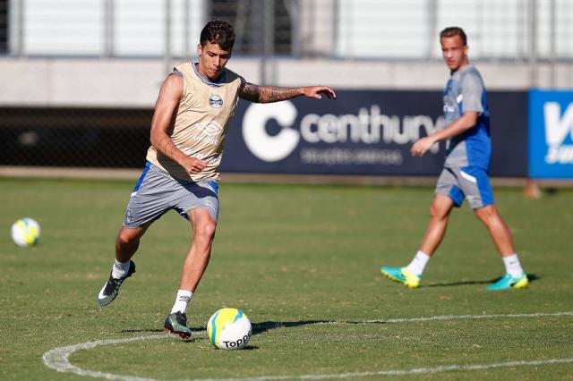 Thyere avalia meio de campo do Grêmio com quatro volantes: Não significa que será só marcação