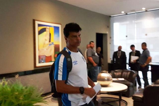 Sem Renato, Grêmio chega a Brasília com três estreantes em time reserva