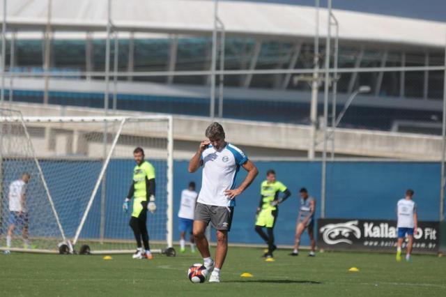 Três semanas antes da estreia na Libertadores, Grêmio está com sete jogadores no departamento médico