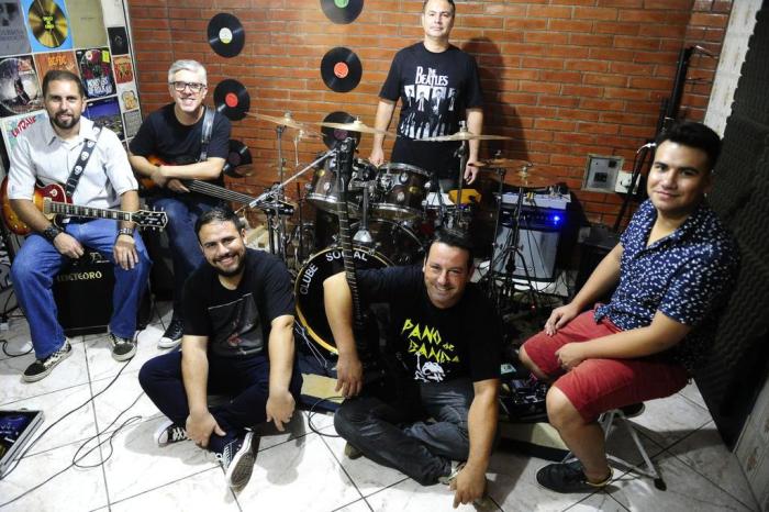 Social Rock Club: Rock Em Nome Do Amor