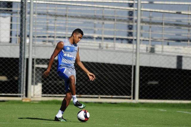 Cacalo: Renovação do contrato de Pedro Rocha
