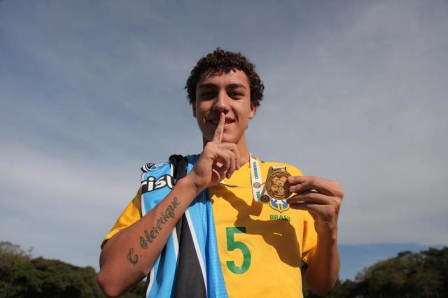 Victor Bobsin, o próximo volante da linha de produção do Grêmio