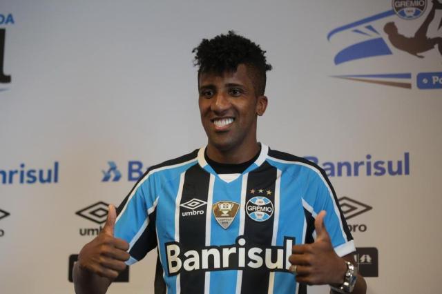 A torcida tem razão em pedir Bruno Cortez? Lateral ganha a chance de mostrar