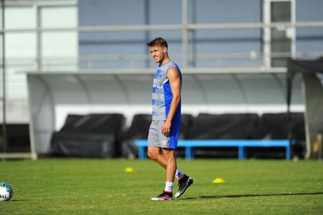 Nos resta rezar para que Bressan faça um bom jogo. Apenas um, não é pedir demais