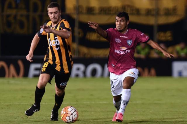 Dublê de Maicon e equilíbrio no meio: como joga o Guaraní-PAR