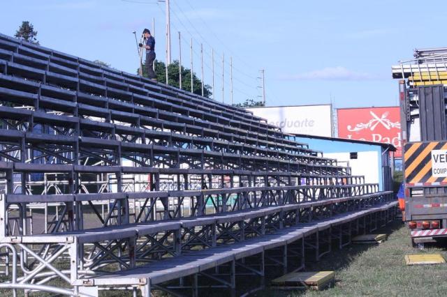 Arquibancadas móveis duplicarão capacidade do Estádio do Vale para Novo Hamburgo e Grêmio