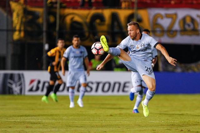 Arthur deveria ser a opção de Renato no Chile