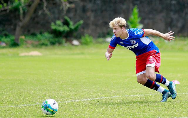 Emprestado pela Chapecoense, atacante Wesley Natã reforça o