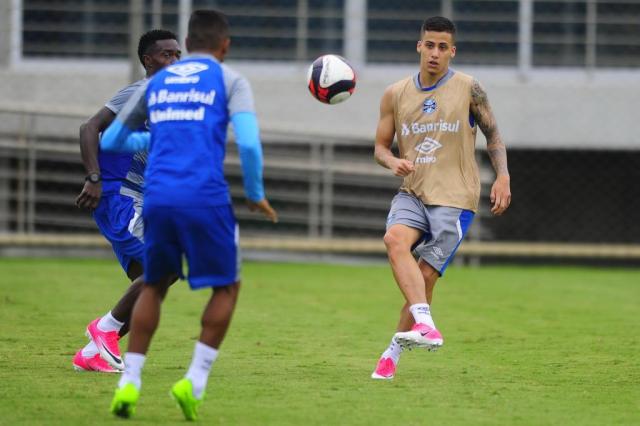 Grêmio não fará mais previsões para a estreia do peruano Beto da Silva
