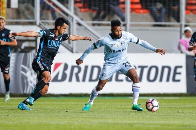 Geromel evita reclamar, mas cita arbitragem na derrota do Grêmio