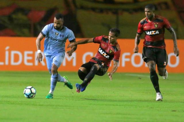 Grêmio não tem só uma equipe. Tem duas e até três, diz Fernandinho após derrota