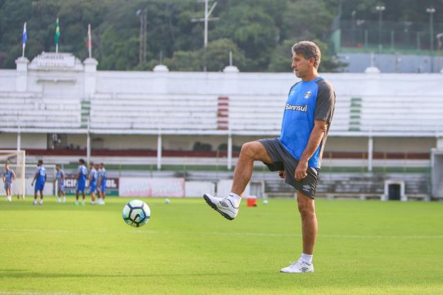 Focado no Brasileirão, Grêmio tenta repetir maio azul em junho