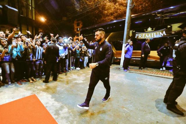Após sete horas de viagem, Grêmio chega a Chapecó