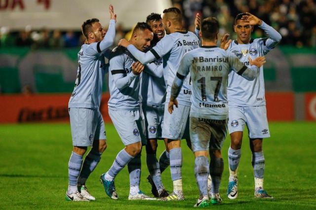 Ataque avassalador e defesa sólida: os sinais de amadurecimento do Grêmio de Renato