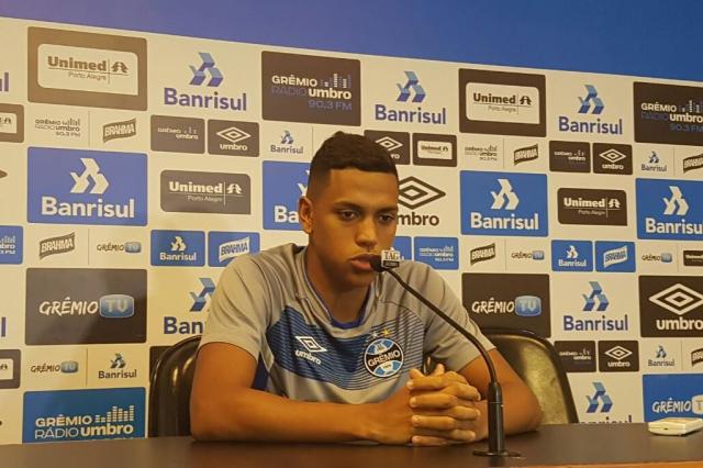 Quando não estou fazendo gol, tento dar assistência ou ajudar de outra forma, diz Pedro Rocha