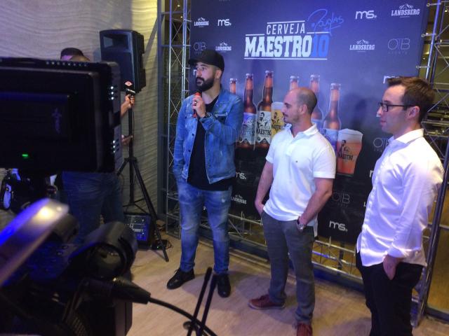 Meia Douglas, do Grêmio, lança a Maestro10, sua marca de cerveja