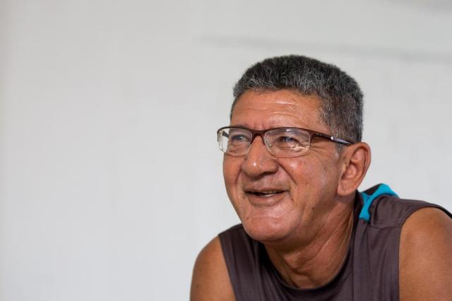 Após ter perna direita amputada, Caio, ex-centroavante do Grêmio, passa bem