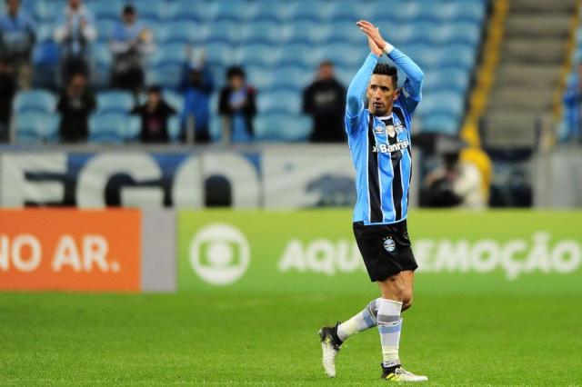 Experiência familiar motiva Lucas Barrios a fazer ações sociais para ajudar crianças com dificuldades