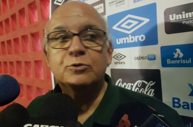 Bolzan projeta dois próximos jogos do Grêmio: Acho que teríamos condições de jogar com todos