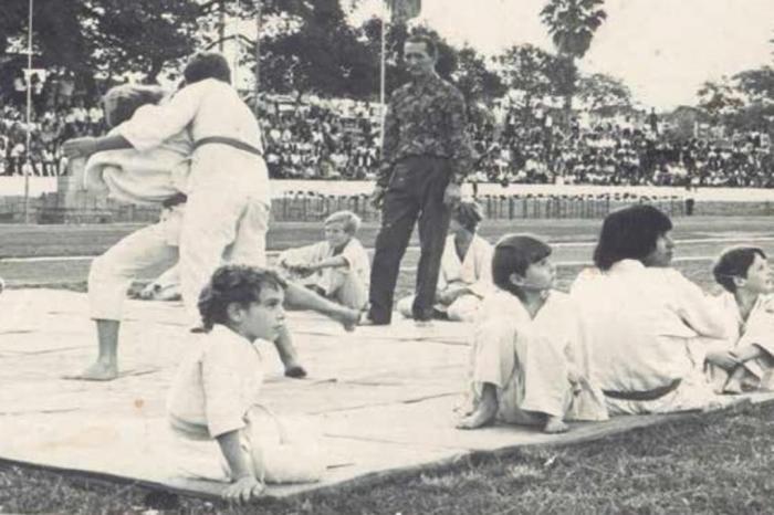 Porto Alegre – Sede Clube Caixeral – Demonstração Ginástica Turnerbund( Sogipa) – 1904 –