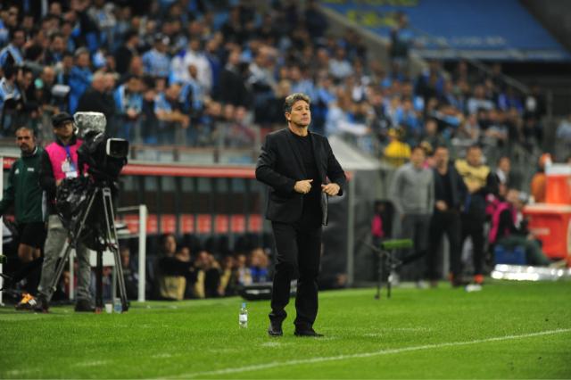 Grêmio titular, com Renato no comando, não perdeu fora de casa por mais de um gol de diferença