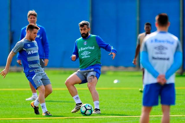 Douglas aquece as turbinas para voltar ao time do Grêmio: Estou me sentindo seguro