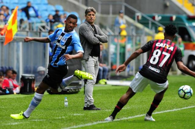 Renato vê jogo muito ruim mas não abre mão de reservas no Brasileiro
