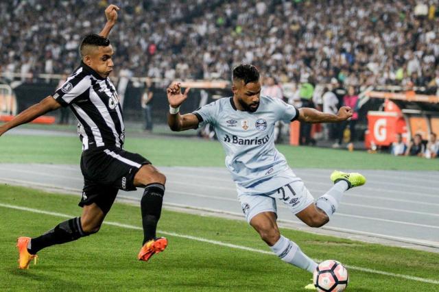 Com atuação segura, Grêmio fica no empate sem gols com o Botafogo