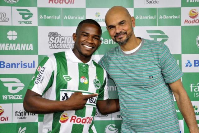 Emprestado pelo Grêmio, Yuri Mamute é apresentado no Juventude