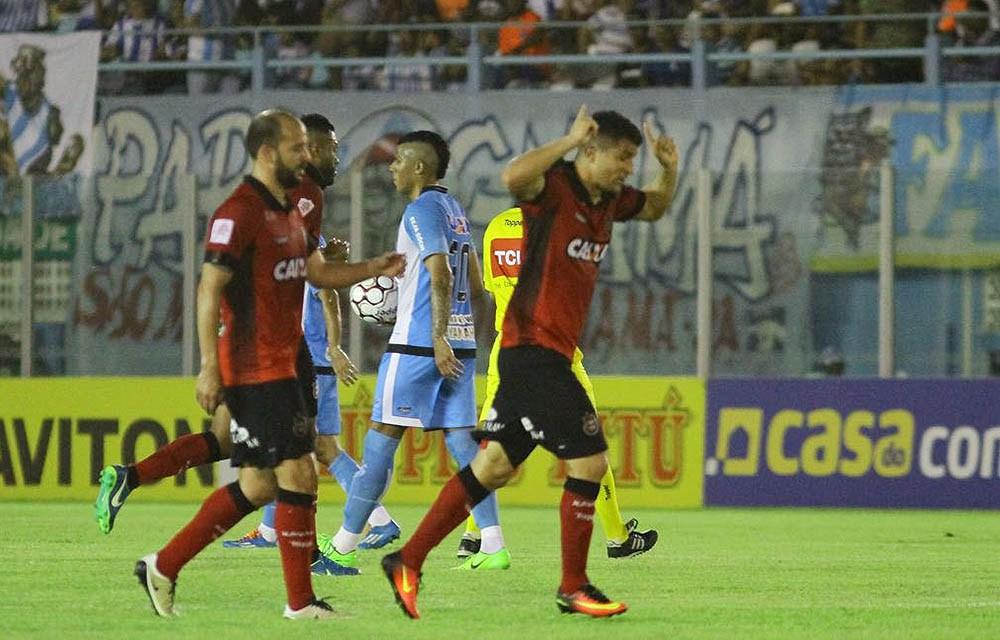 Renan Bernabé tem maior número de gols por minuto pelo Figueirense